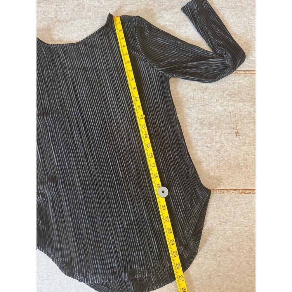 Inner Beauty Pleated Blouse Top Women's L Black Shimmer Stretch NWOT Shirt - Picture 5 of 7